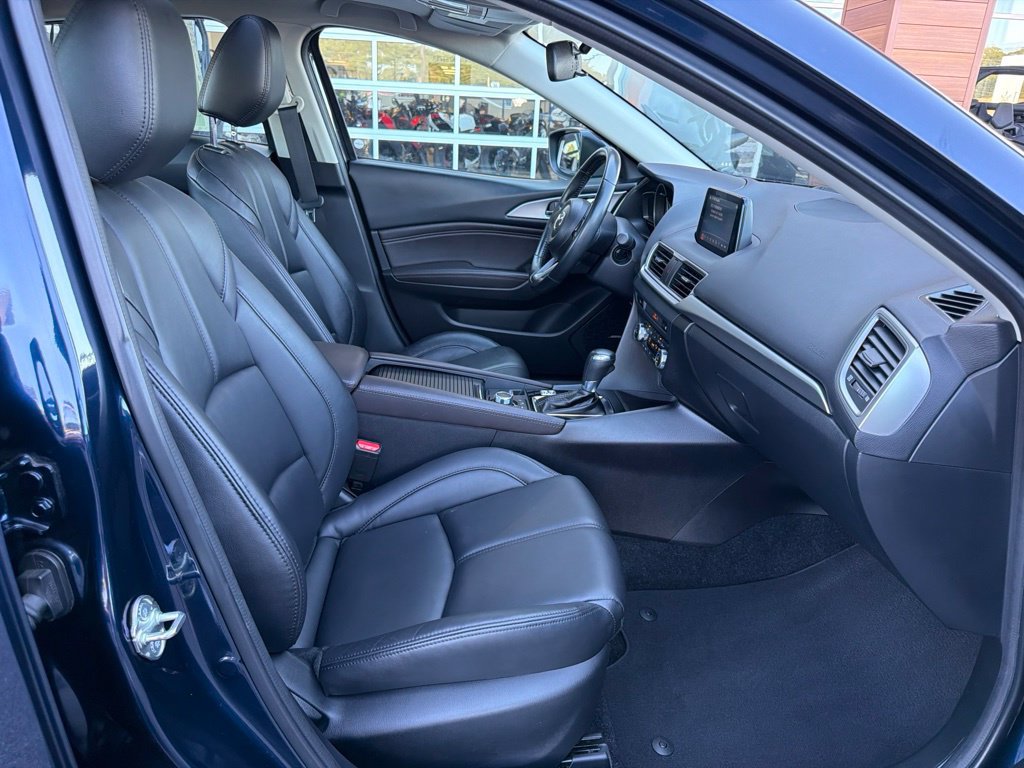 Used 2018 MAZDA MAZDA3 Touring FWD image 15