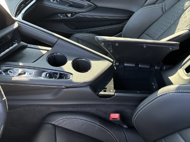 Used 2026 Chevrolet Corvette Z06 w/ Stealth Interior Trim Package RWD image 21