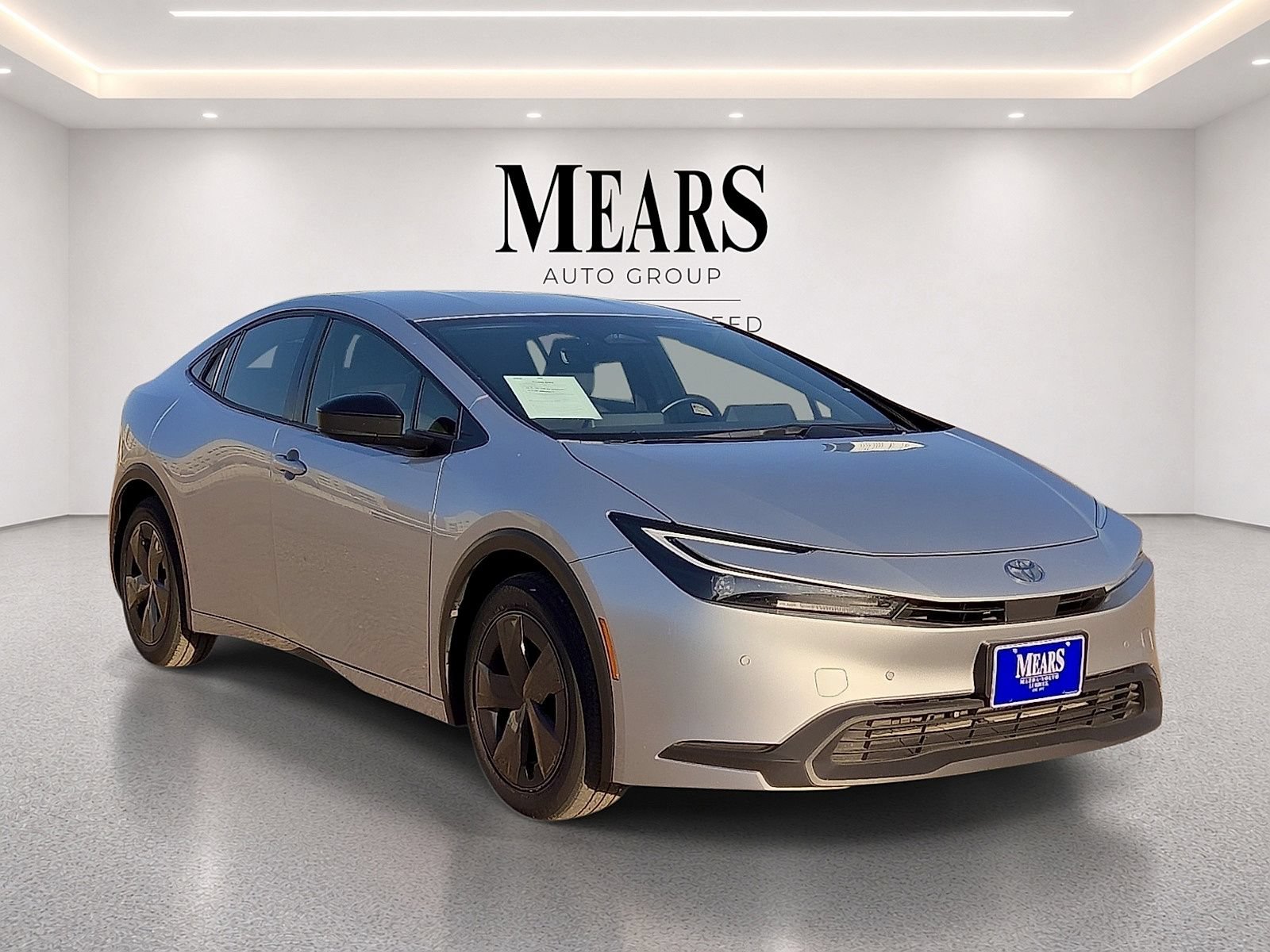 Used 2025 Toyota Prius LE FWD image 7