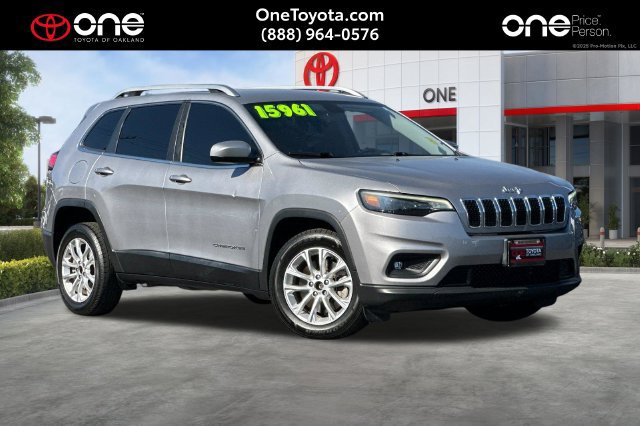 Used 2019 Jeep Cherokee Latitude w/ Popular Appearance Group