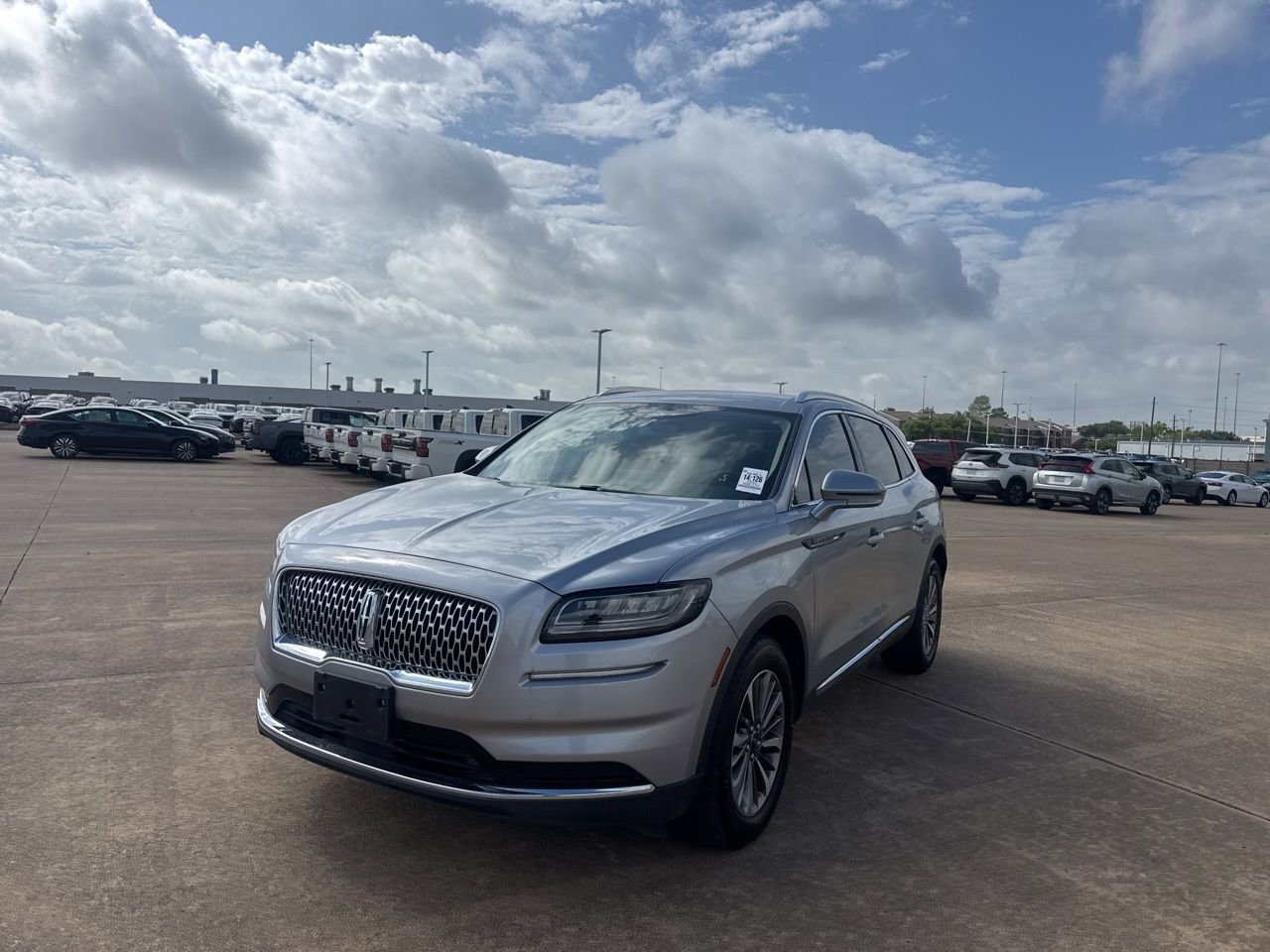 Used 2022 Lincoln Nautilus FWD w/ Premium Package image 7