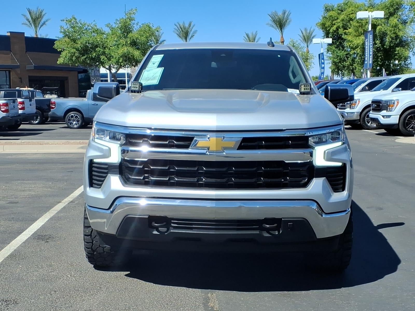 Used 2022 Chevrolet Silverado 1500 LT w/ Z71 Off-Road Package AWD/4WD image 2