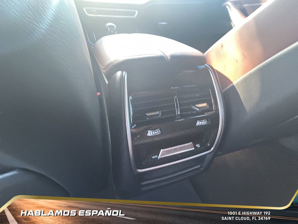 Used 2021 BMW X5 M50i w/ Parking Assistance Package image 28