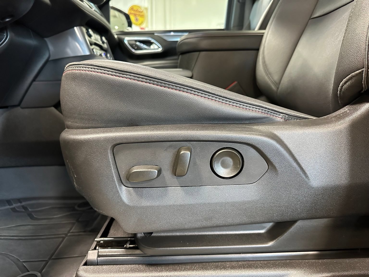 Used 2023 Chevrolet Tahoe RST w/ Luxury Package AWD/4WD image 13