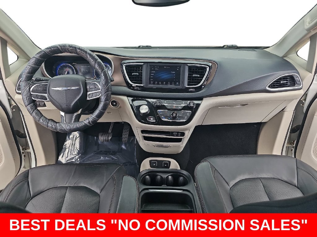 Used 2018 Chrysler Pacifica Touring-L FWD image 9