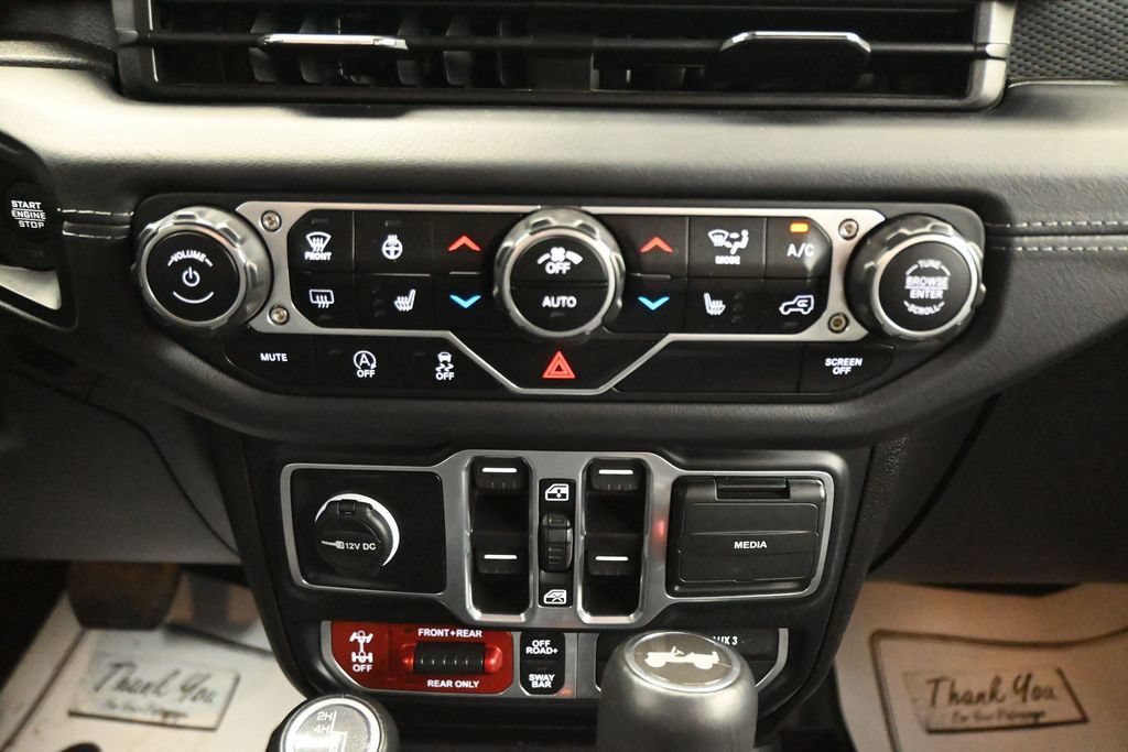 Used 2025 Jeep Wrangler Unlimited Rubicon w/ Convenience Group AWD/4WD image 22