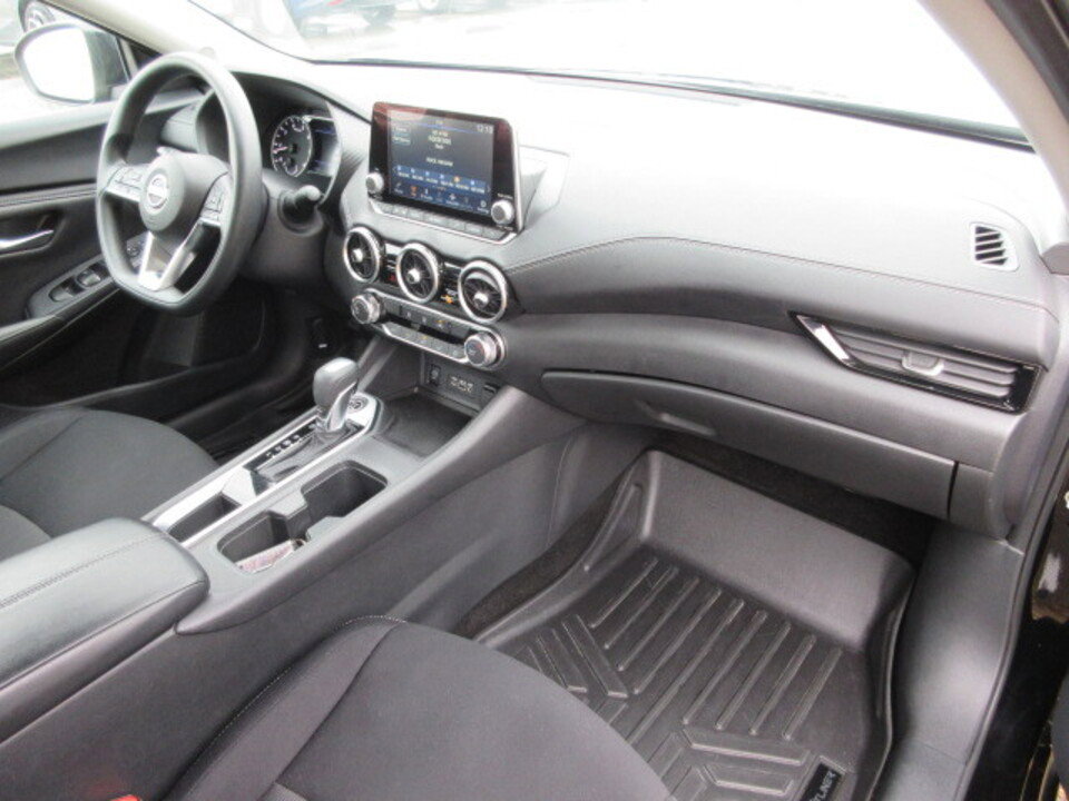 Used 2024 Nissan Sentra SV FWD image 24