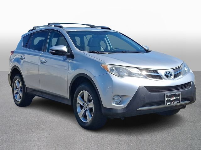 Used 2015 Toyota RAV4 XLE AWD/4WD image 3
