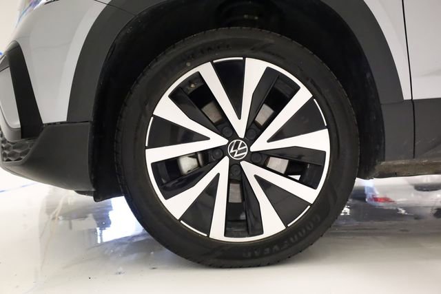 Used 2024 Volkswagen Taos SE FWD image 11