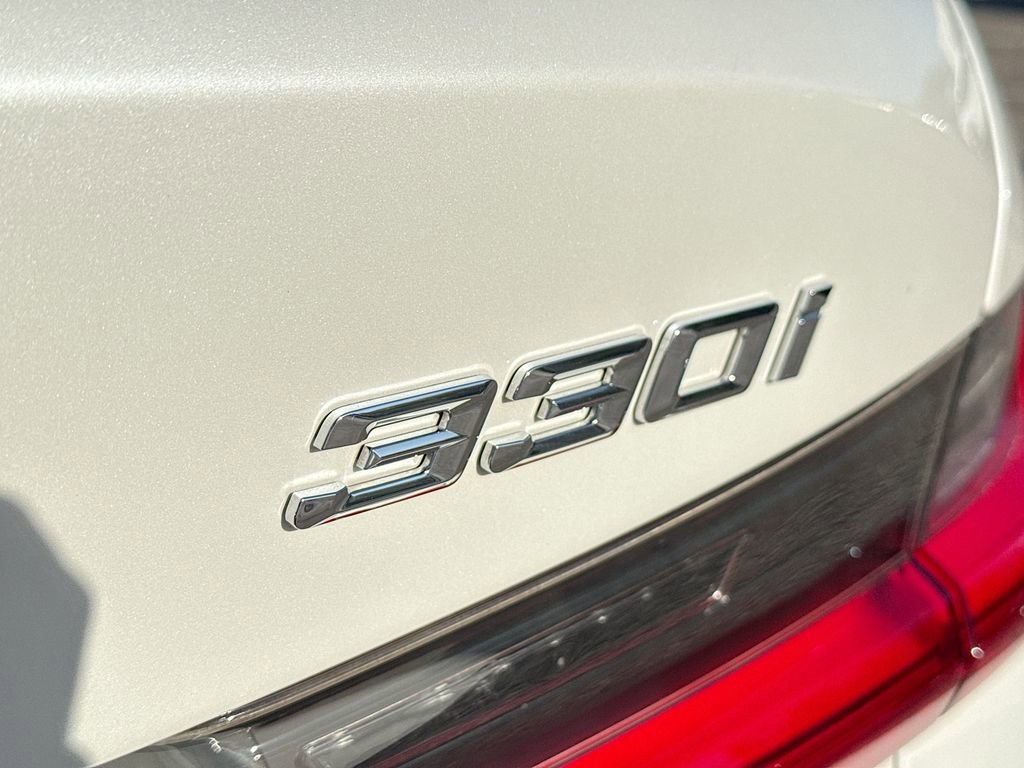 Used 2021 BMW 330i Sedan w/ Executive Package image 11