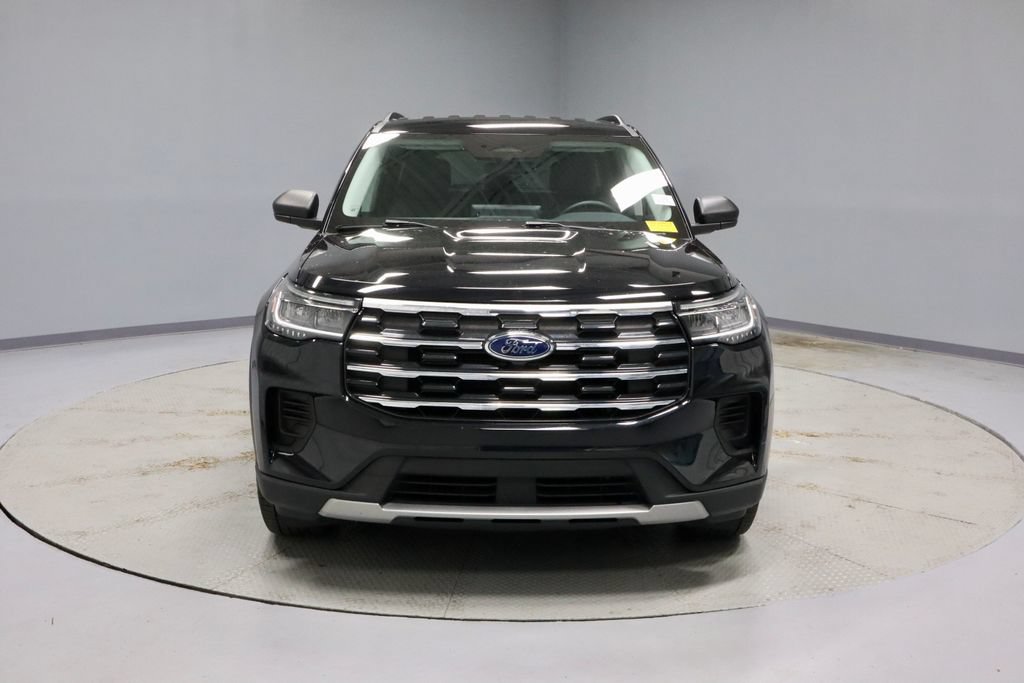 Used 2025 Ford Explorer Active AWD/4WD image 6