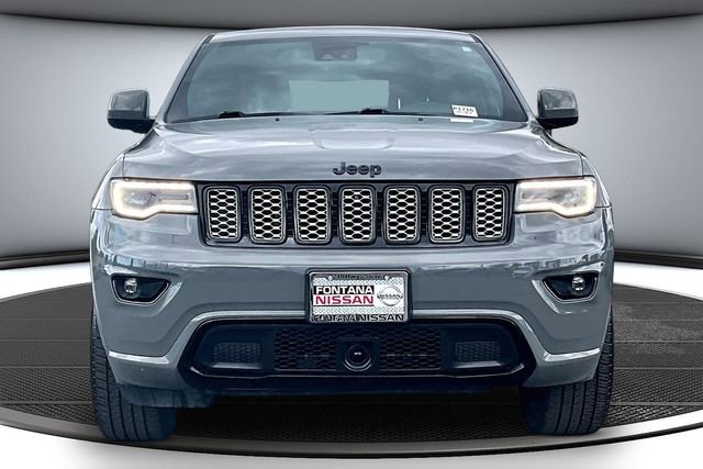 Used 2020 Jeep Grand Cherokee Altitude AWD/4WD image 2