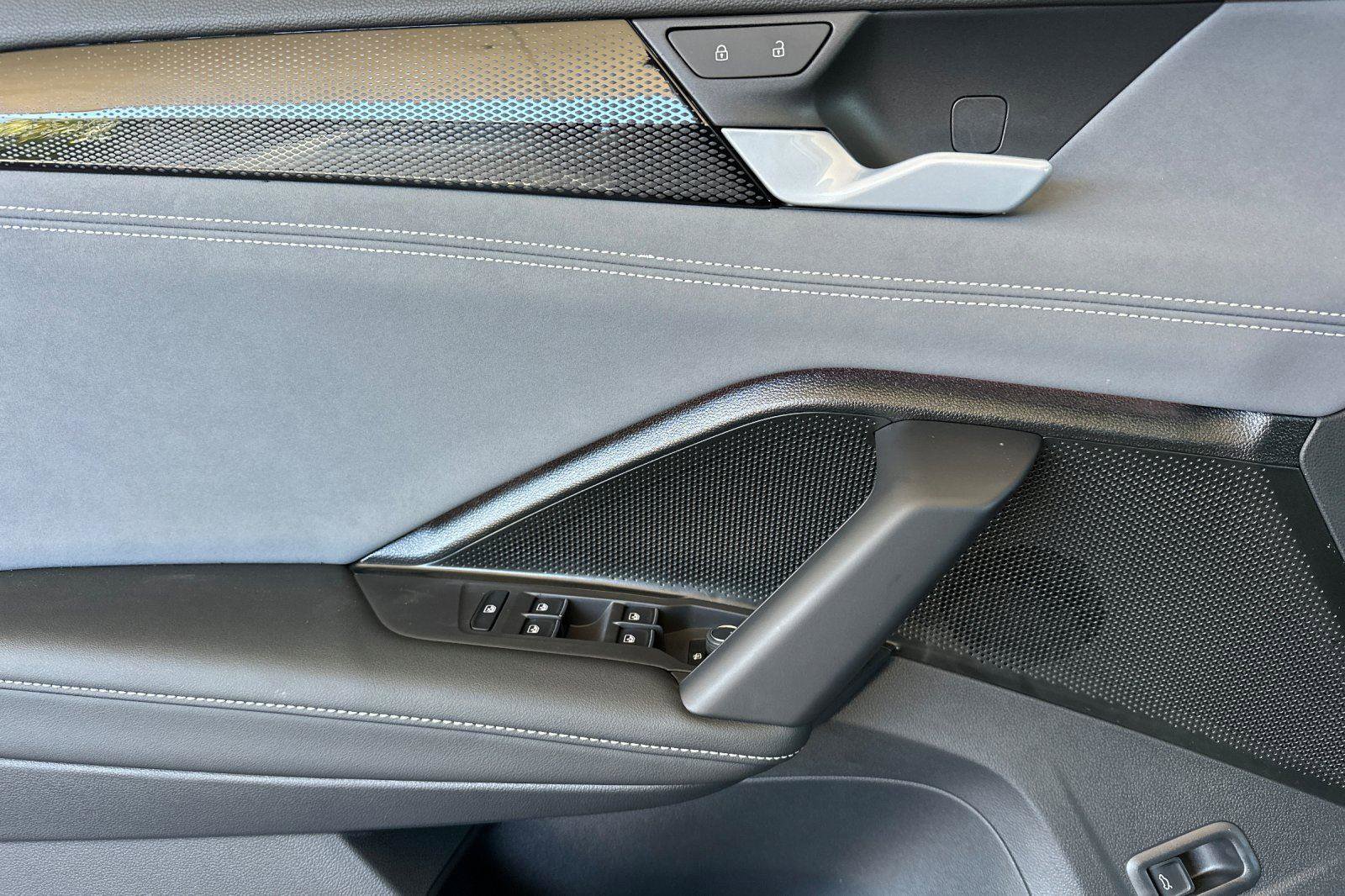 New 2026 Volkswagen Tiguan SE R-Line image 10