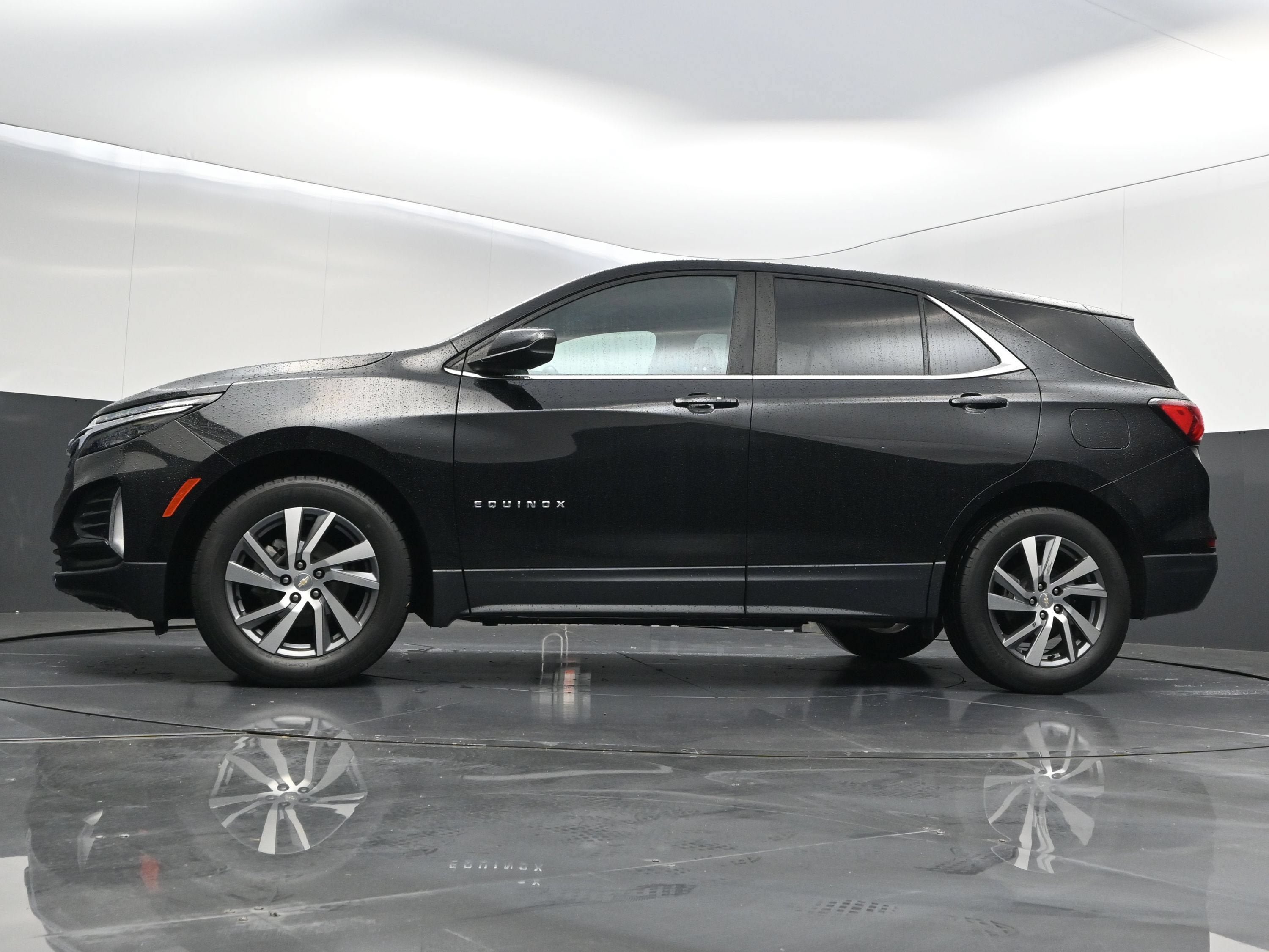 Used 2022 Chevrolet Equinox LT FWD image 41