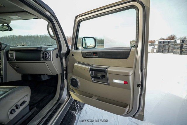 Used 2003 HUMMER H2 w/ Preferred Equipment Group image 48
