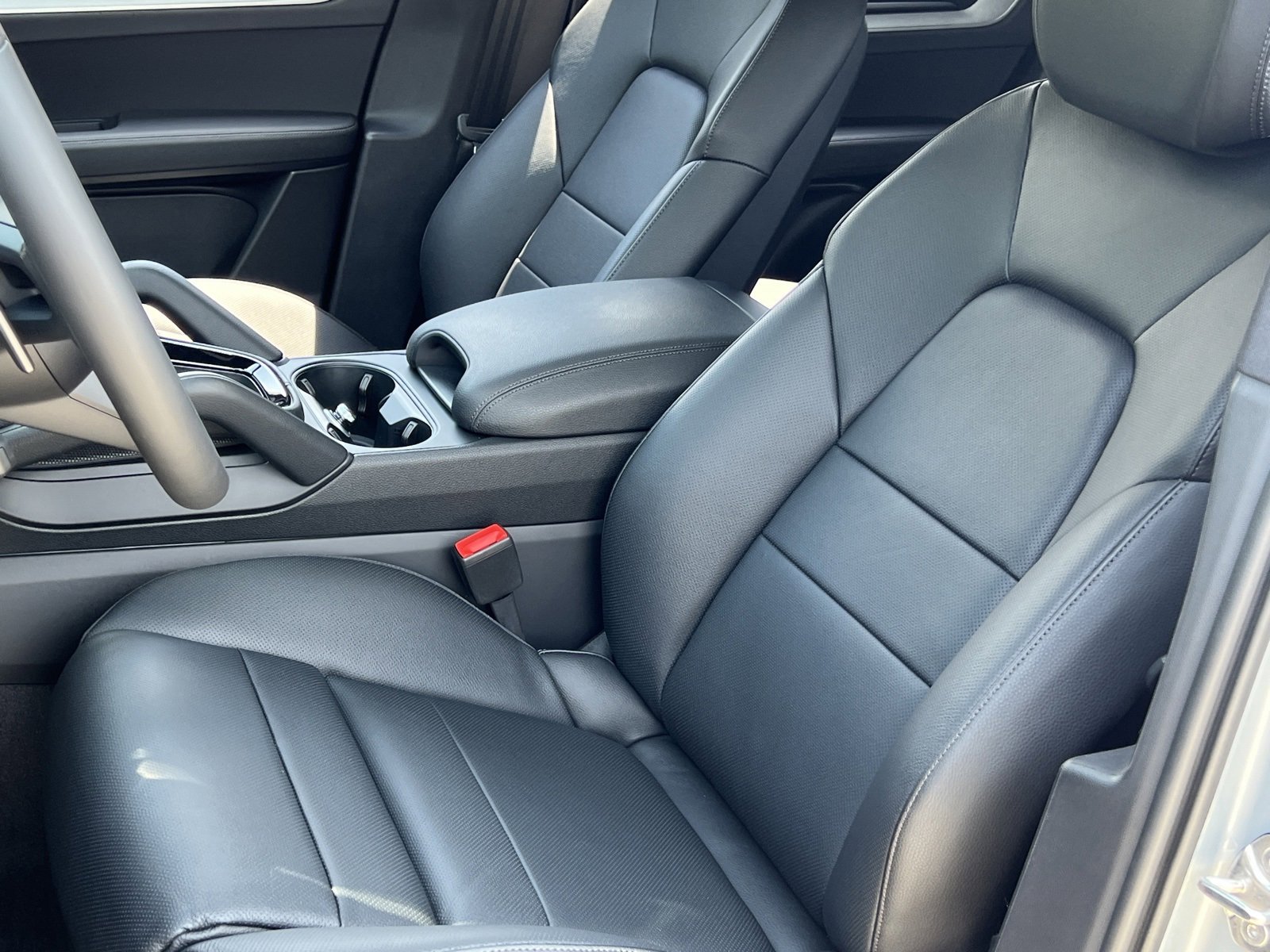 New 2025 Porsche Cayenne image 5