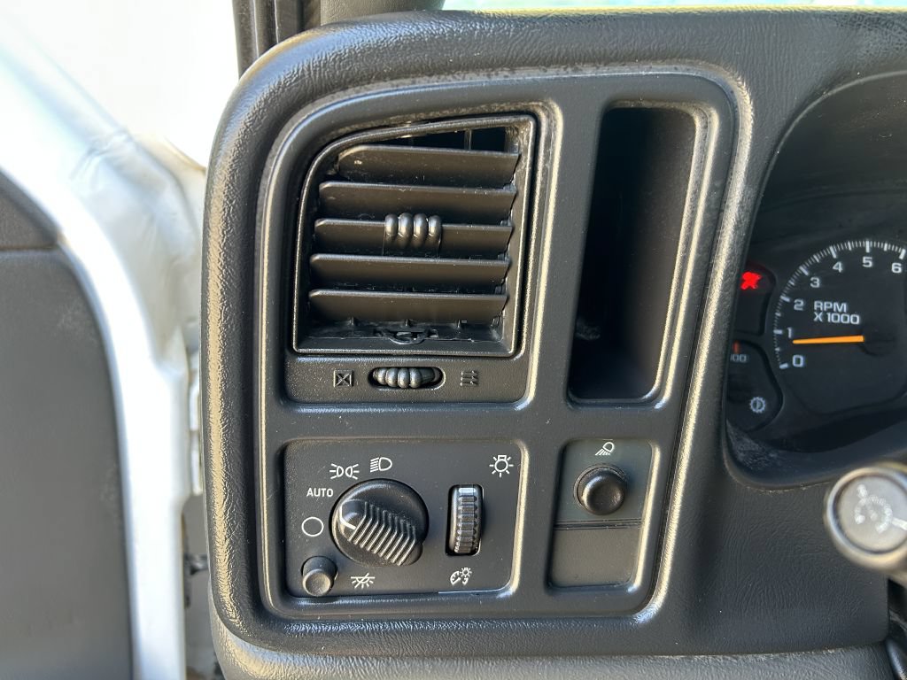 Used 2007 Chevrolet Silverado 3500 2WD Regular Cab image 4