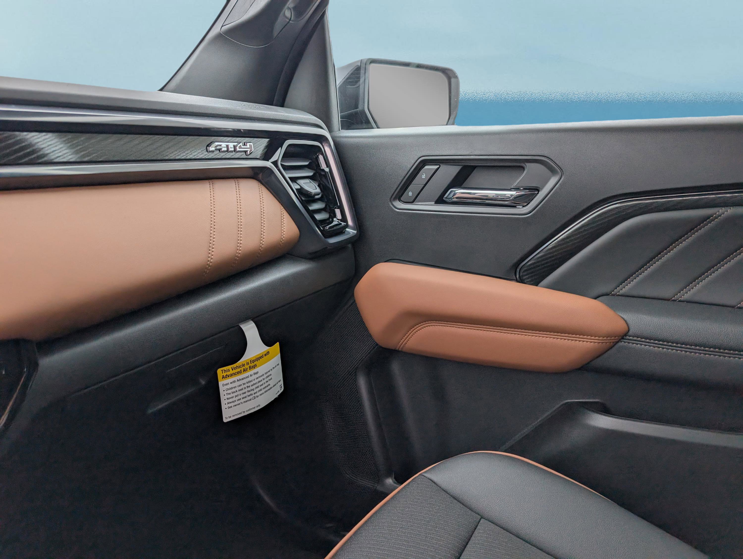 New 2026 GMC Canyon AT4 w/ Off-Road Front Bumper Package image 29