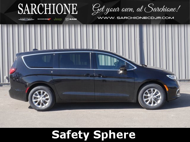 New 2026 Chrysler Pacifica Select