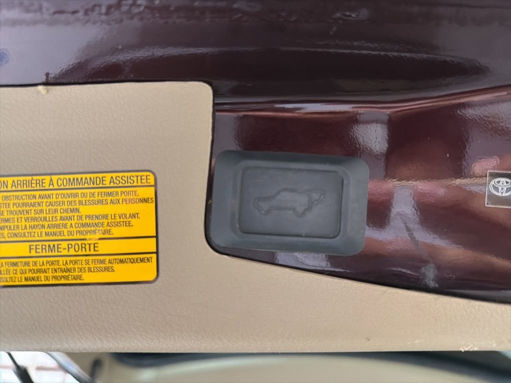 Used 2013 Toyota Highlander Limited image 40