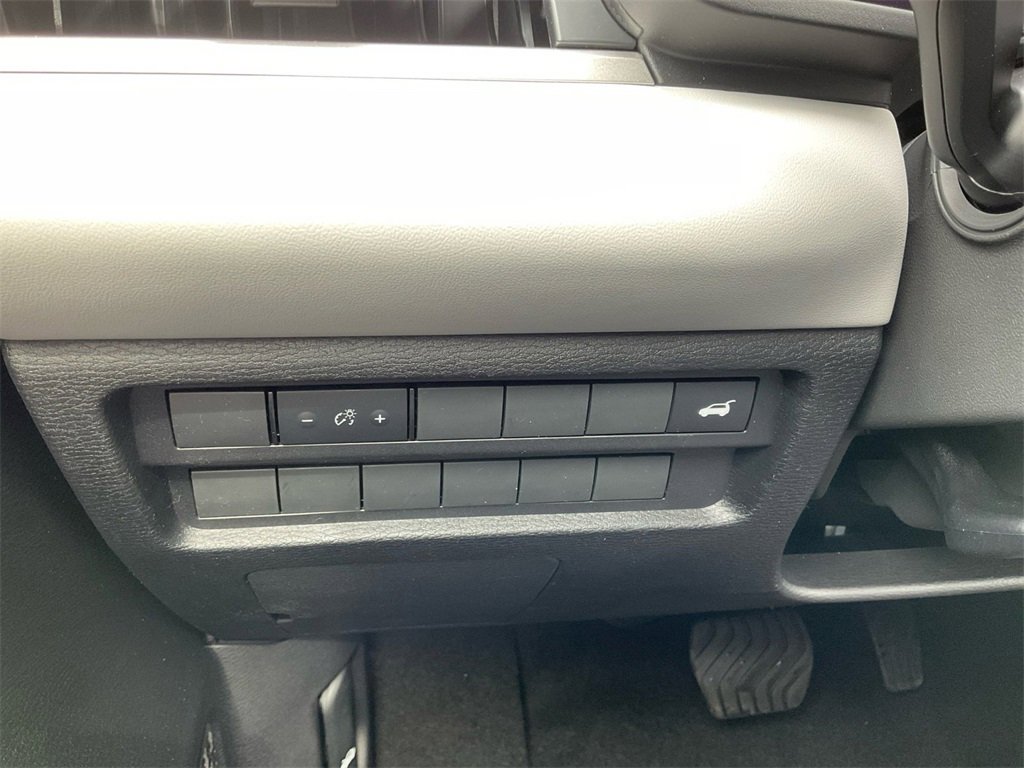 New 2025 Mitsubishi Outlander SE image 30