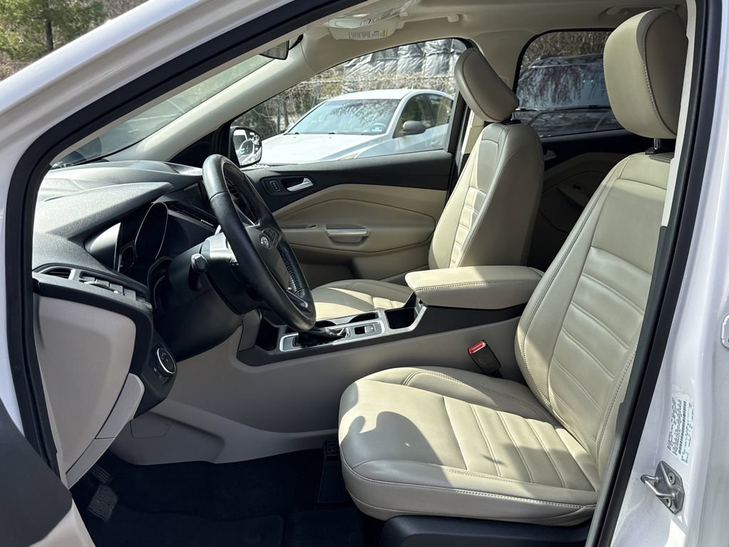Used 2019 Ford Escape SEL image 16