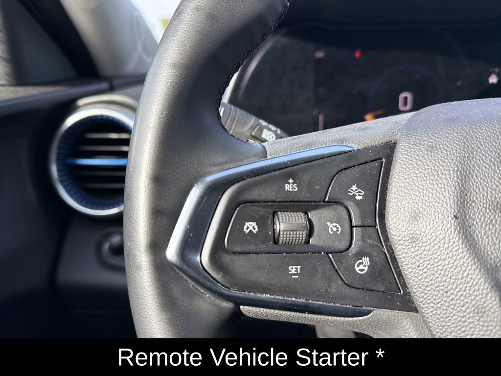 Used 2025 Chevrolet Trax LT w/ LT Convenience Package FWD image 16