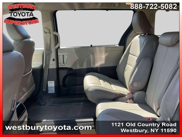 Used 2017 Toyota Sienna XLE w/ XLE Navigation Package image 12
