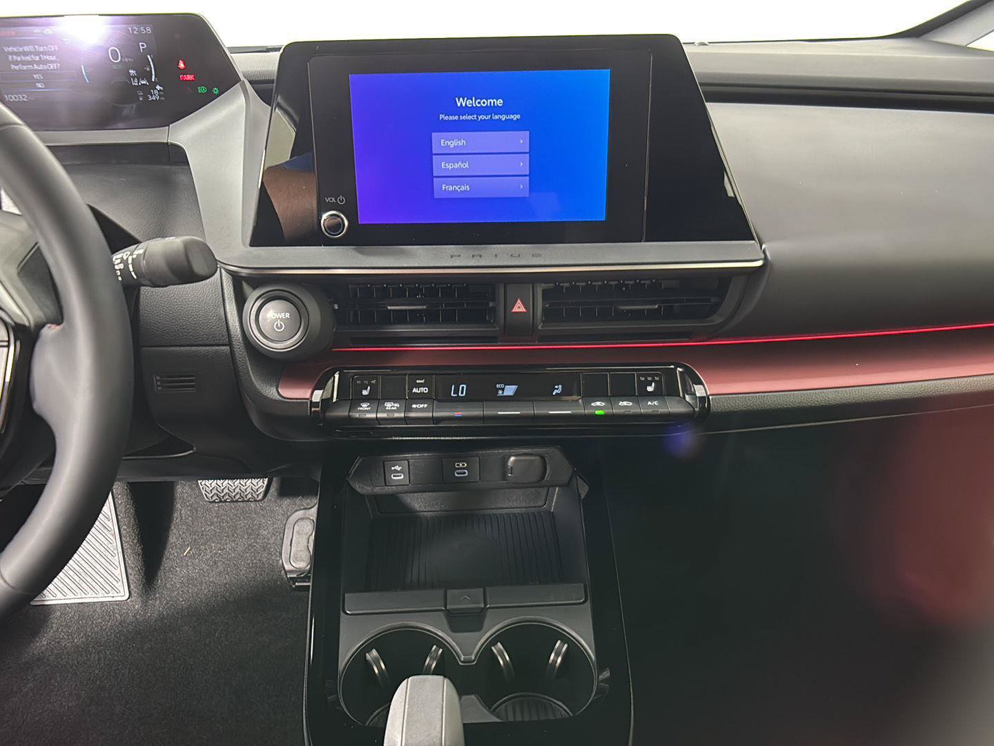 Used 2025 Toyota Prius Plug-In Hybrid FWD image 33