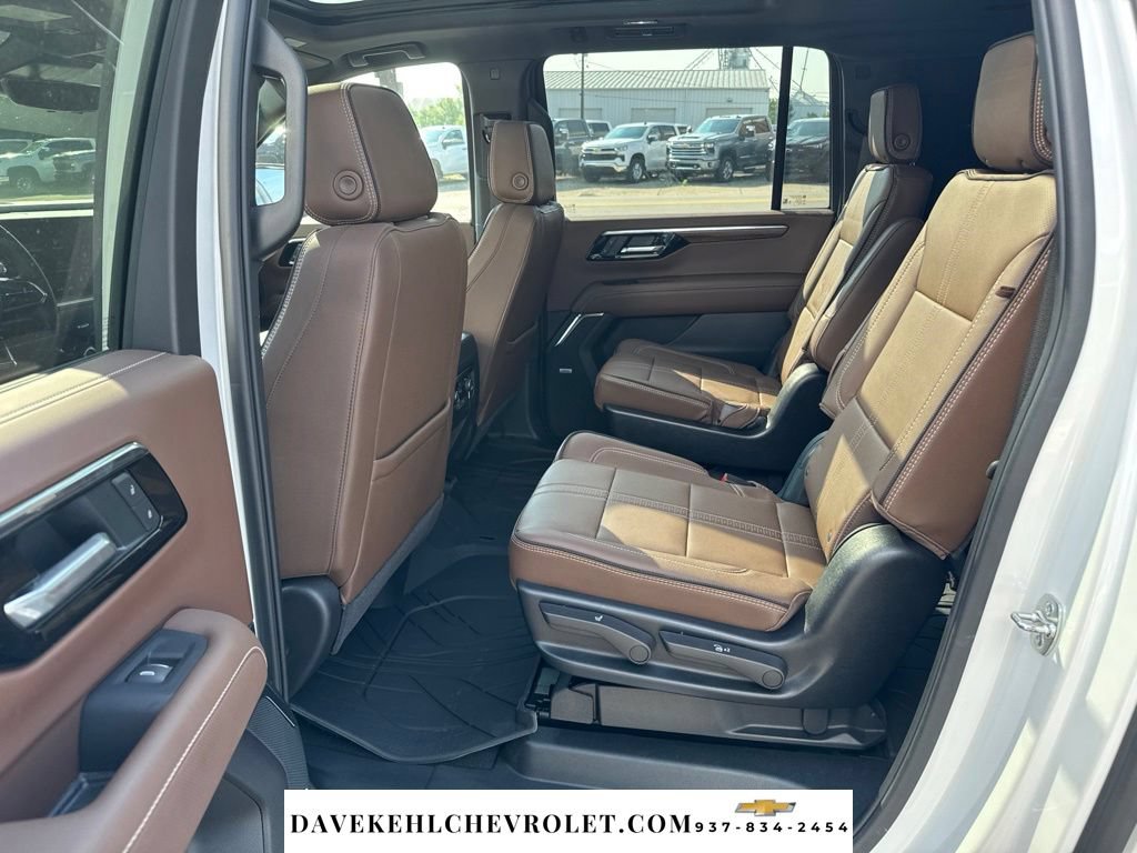 Used 2025 Chevrolet Suburban High Country AWD/4WD image 22