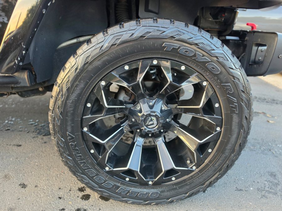 Used 2016 Jeep Wrangler Unlimited Rubicon AWD/4WD image 15