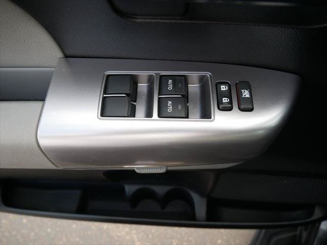 Certified 2019 Toyota Sequoia SR5 AWD/4WD image 17