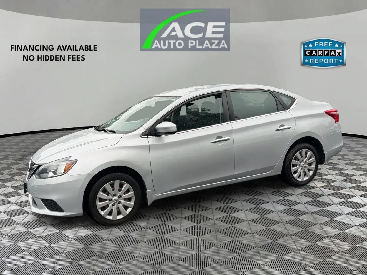 Used 2017 Nissan Sentra SV FWD image 2