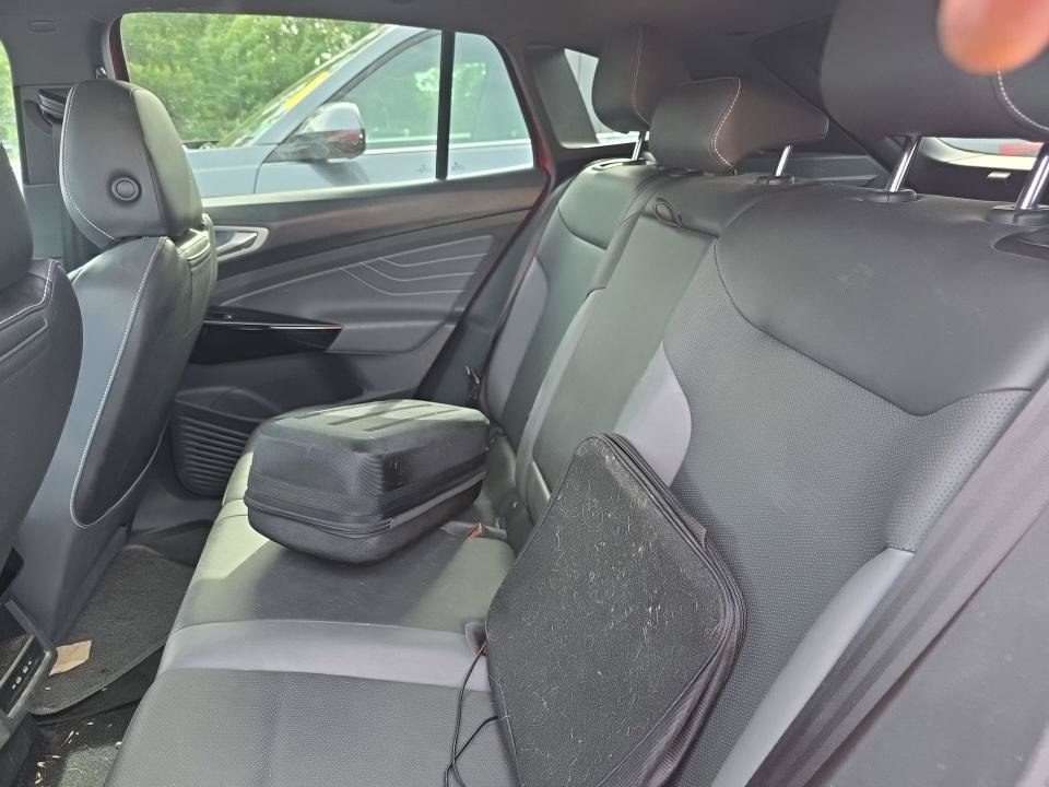Used 2023 Volkswagen ID.4 Pro S RWD image 5