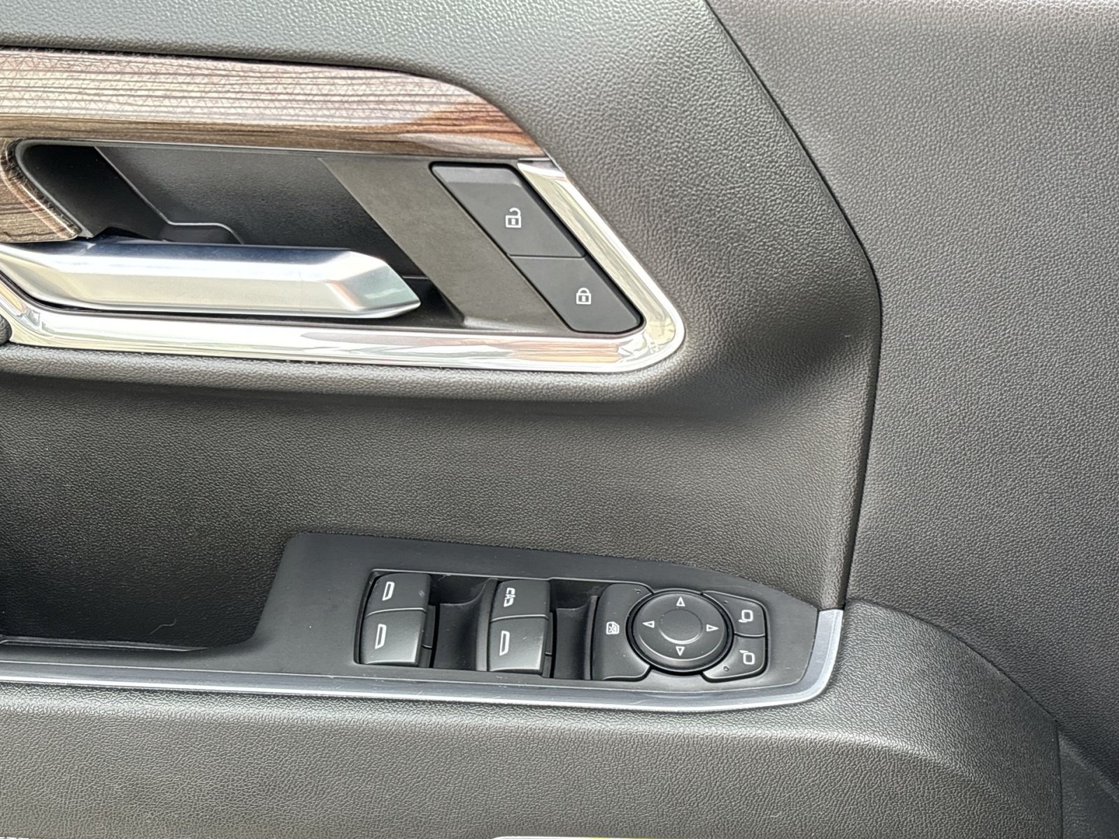 Used 2024 Chevrolet Silverado 1500 RST AWD/4WD image 15