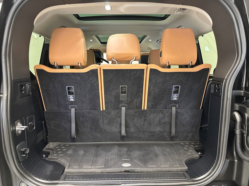 Used 2023 Land Rover Defender 130 SE image 26