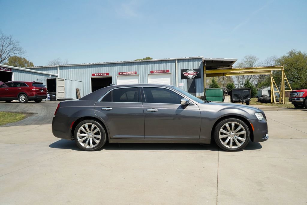 Used 2019 Chrysler 300 Limited w/ Safetytec Plus Group image 3