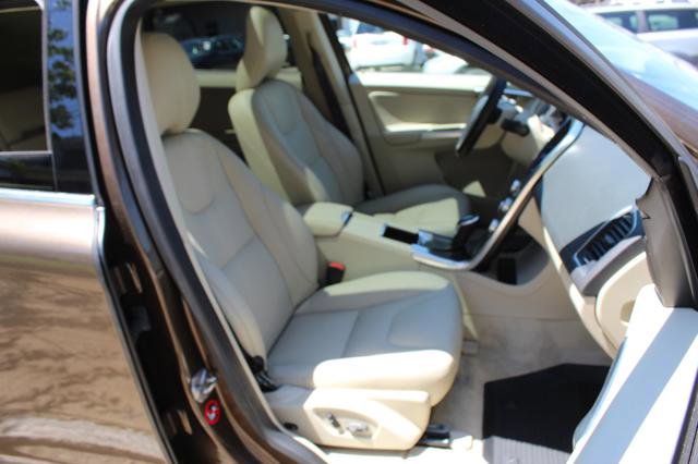 Used 2015 Volvo XC60 T5 AWD/4WD image 27