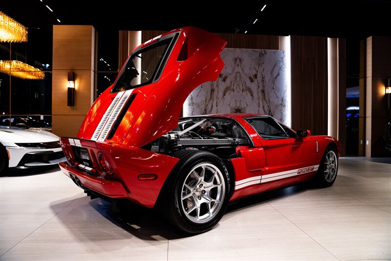 Used 2005 Ford GT RWD image 25