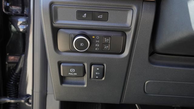 Used 2024 Ford Expedition Limited image 24