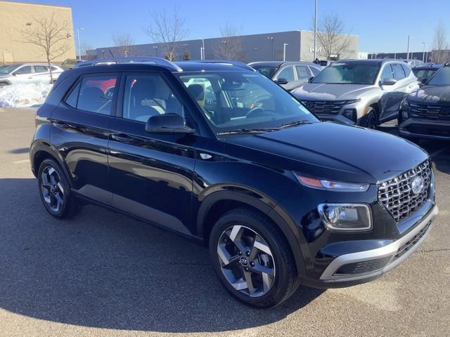 Certified 2026 Hyundai Venue SEL image 4