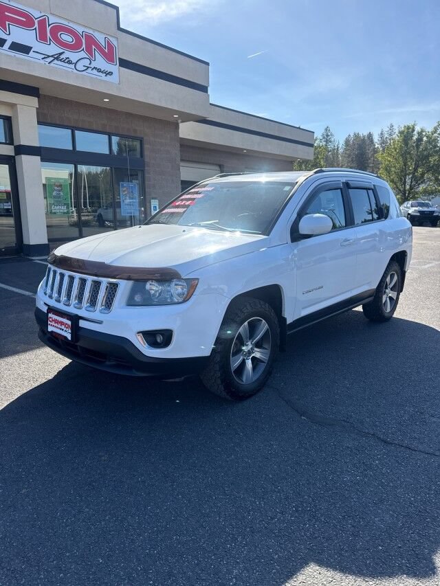 Used 2016 Jeep Compass 4WD image 2