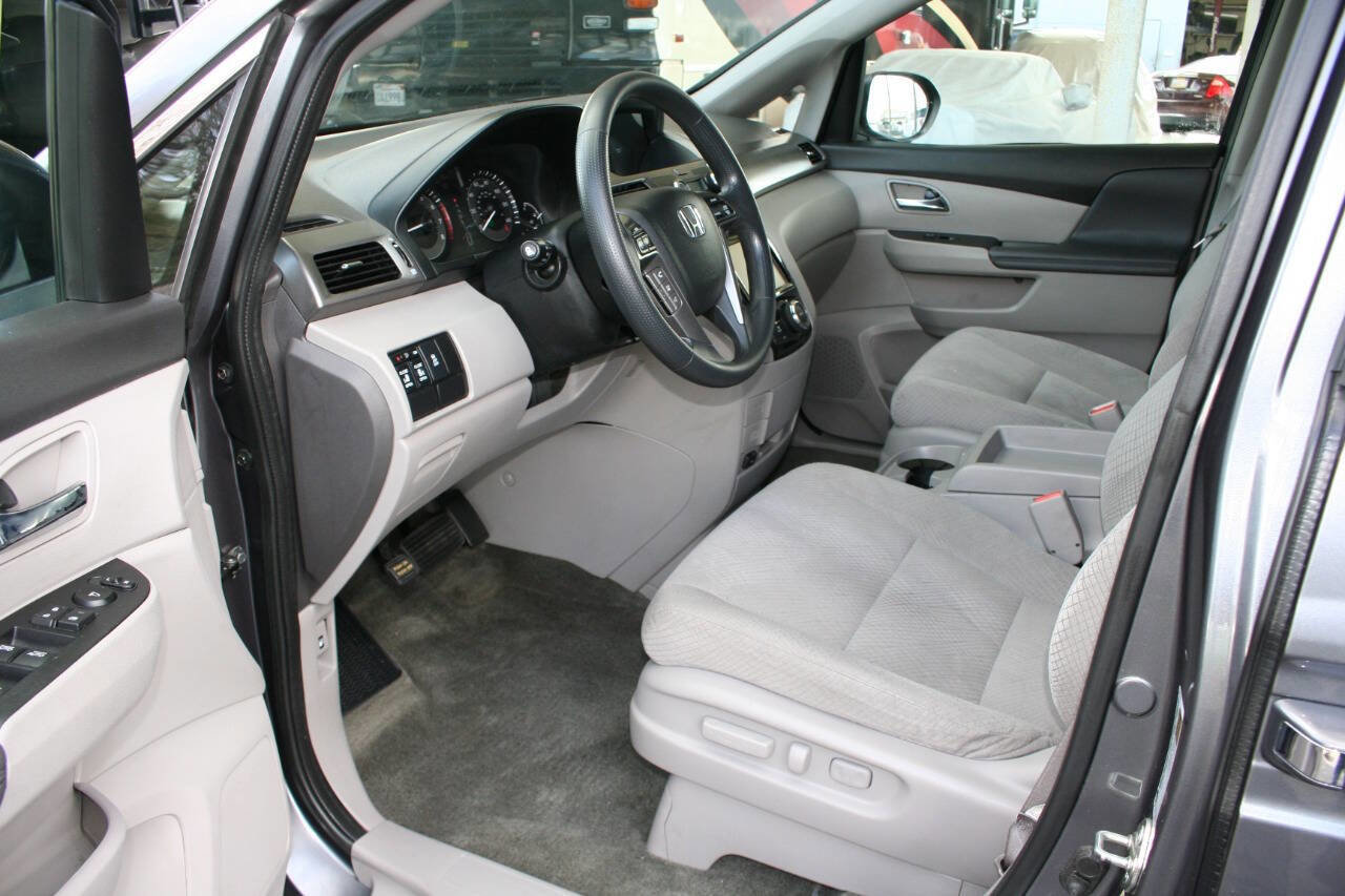 Used 2015 Honda Odyssey EX image 10