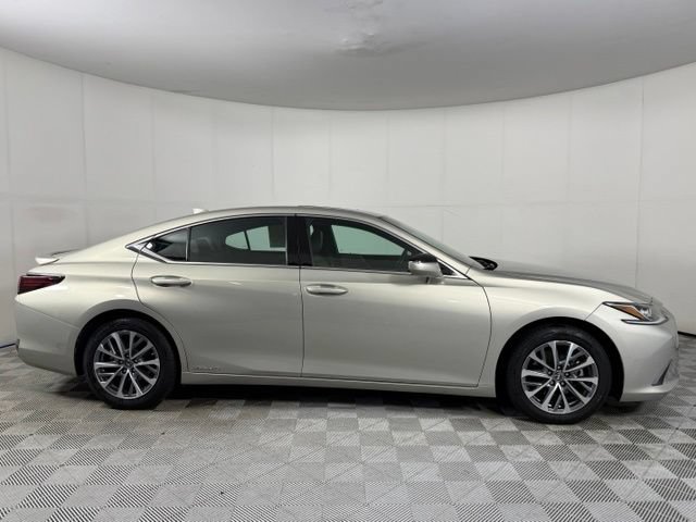 Certified 2022 Lexus ES 300h w/ Premium Package FWD image 14
