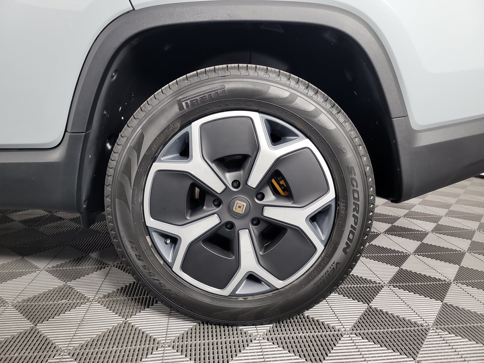 Used 2022 Rivian R1T Adventure AWD/4WD image 10