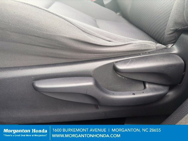 Used 2017 Toyota Highlander LE AWD/4WD image 12