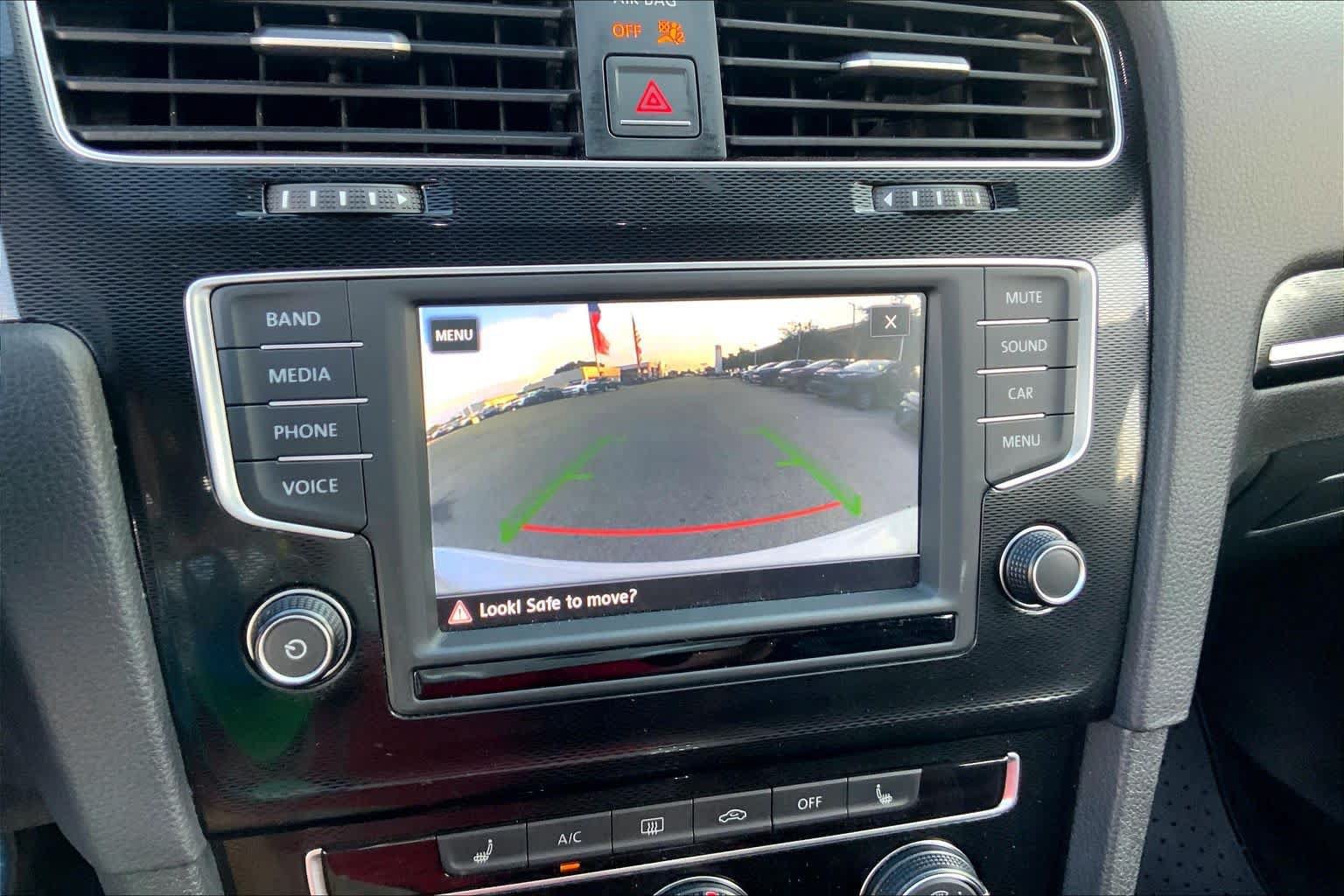 Used 2017 Volkswagen GTI SE FWD image 26