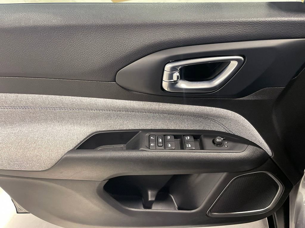 Used 2022 Jeep Compass Latitude w/ Convenience Group image 21