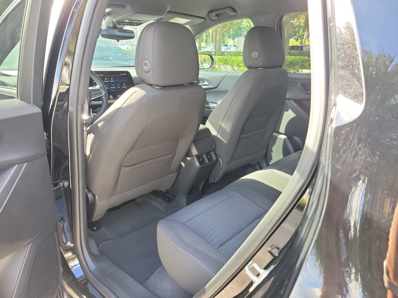 Used 2026 Chevrolet Equinox LT FWD image 8