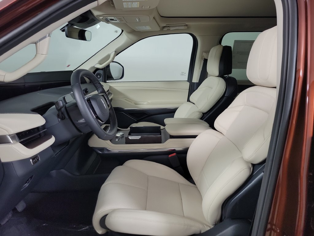 New 2027 Lincoln Navigator L Reserve w/ Jet Appearance Package RWD image 17